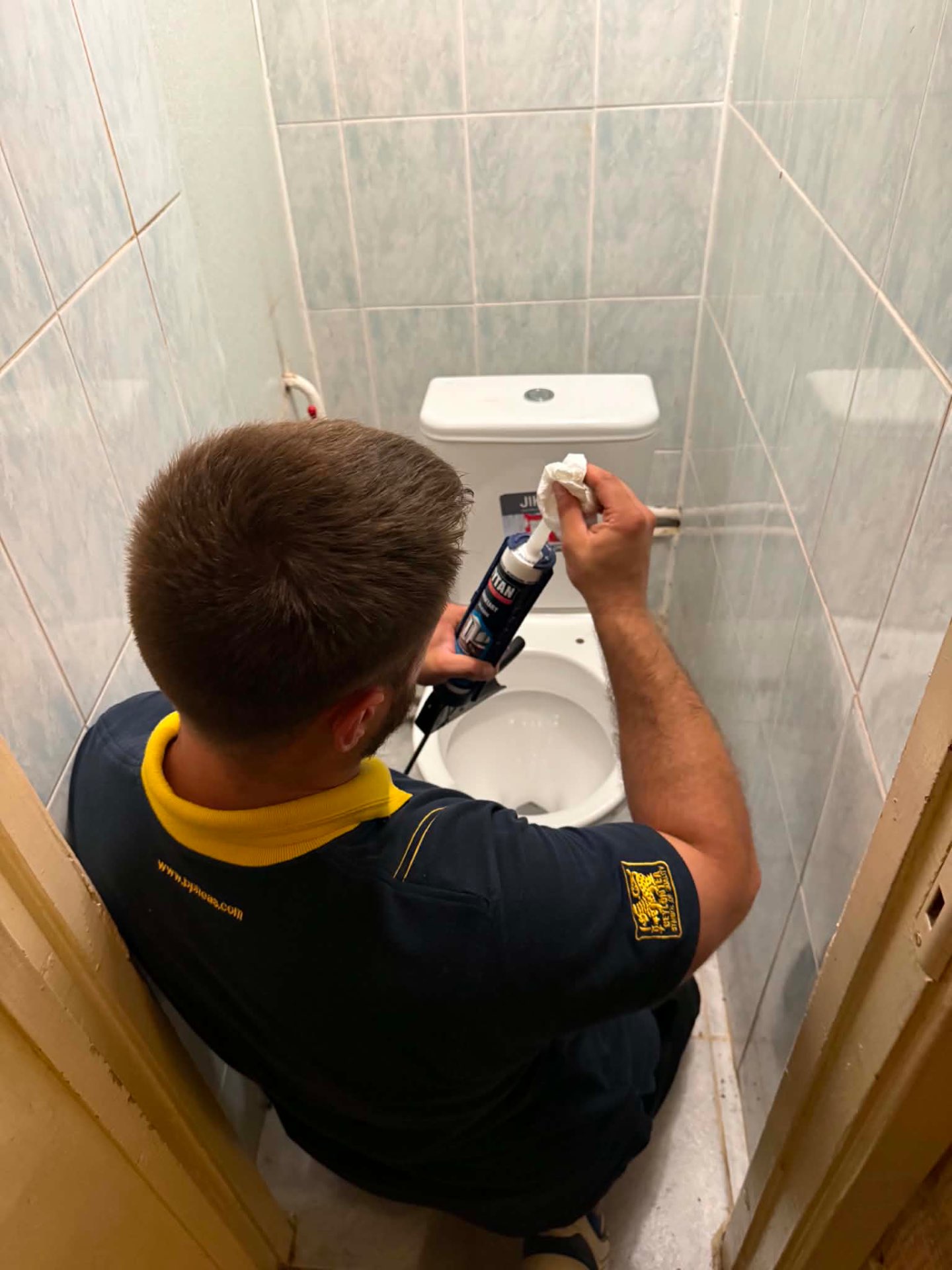 Toilet replacement — sealing and fitting the new unit