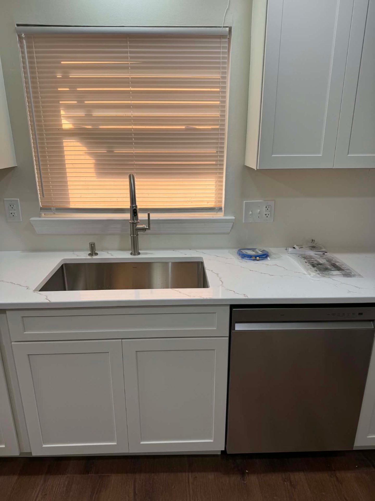 Finished kitchen sink & faucet install