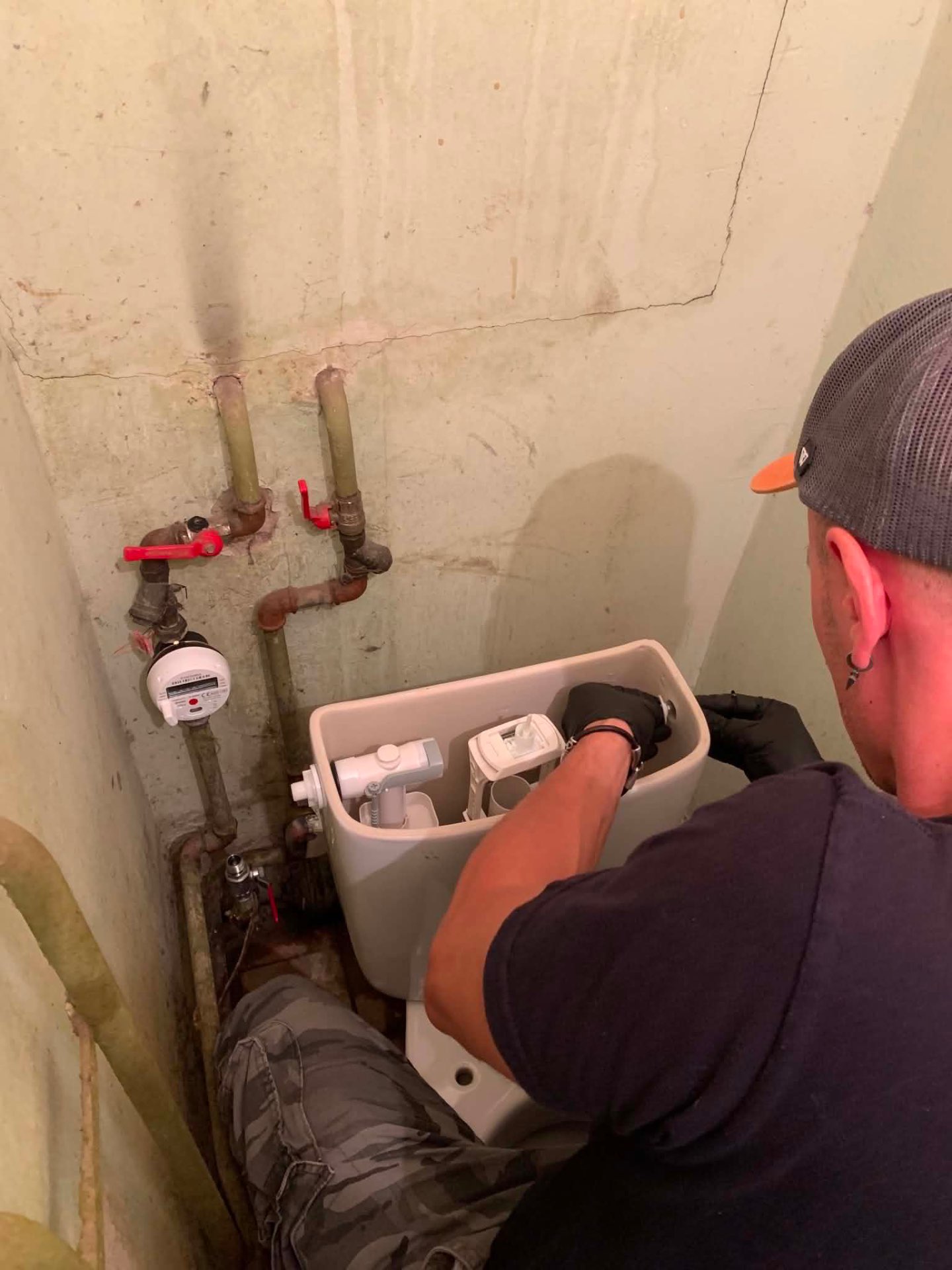 Toilet tank install & shut-off valves